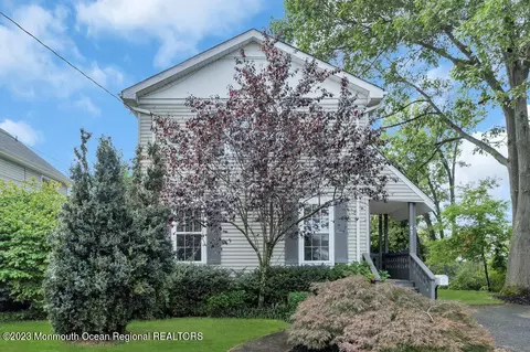 61 W Washington Ave, Atlantic Highlands, NJ 07716