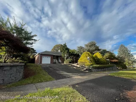 297 Remsen Ave, Avenel, NJ 07001