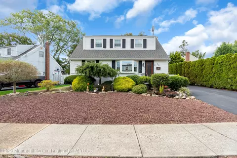 36 Runyon Ave, Freehold, NJ 07728