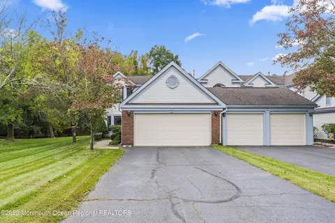 25 Rawson Cir #1104, Ocean, NJ 07712