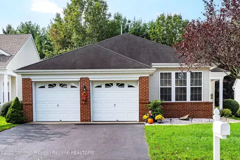 35 Bellflower Dr, Lakewood, NJ 08701