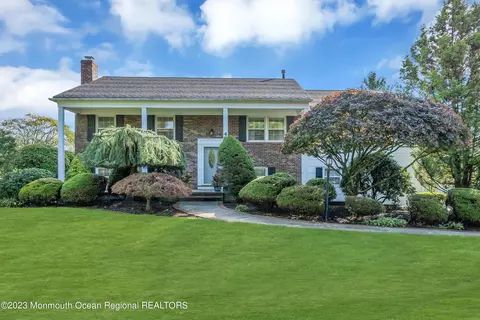 460 Iron Bridge Rd, Freehold, NJ 07728