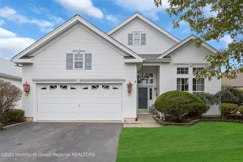 7 Jonahs Pond Ln, Barnegat, NJ 08005