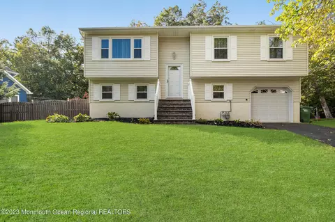 922 Morris Ave, Lakewood, NJ 08701