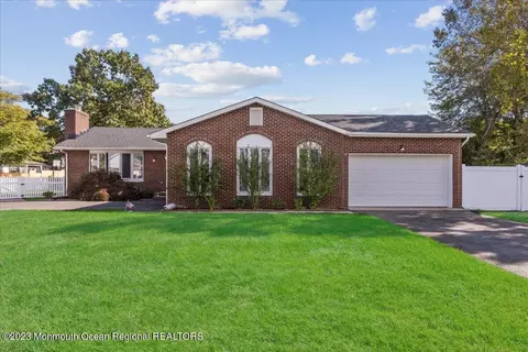 21 Hollycrest Dr, Brick, NJ 08723