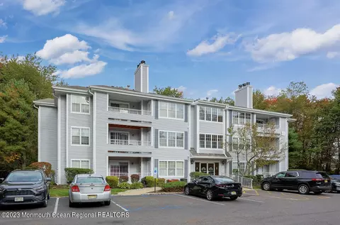 309 Raintree Ct #309, Helmetta, NJ 08828