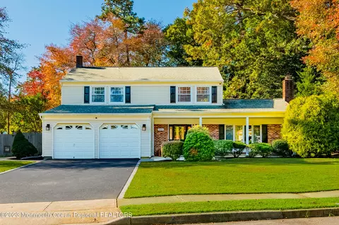 346 Barcelona Dr, Toms River, NJ 08753