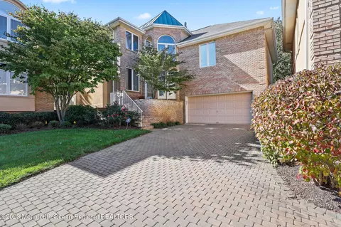 161 Blue Heron Ct, Holmdel, NJ 07733