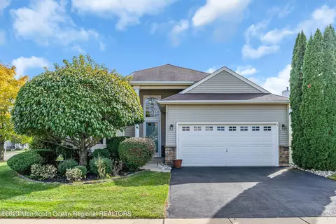 2 Como Ct, Manchester, NJ 08759