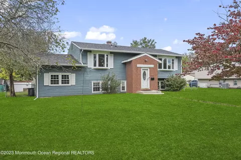 444 Temple Rd, Pemberton, NJ 08068