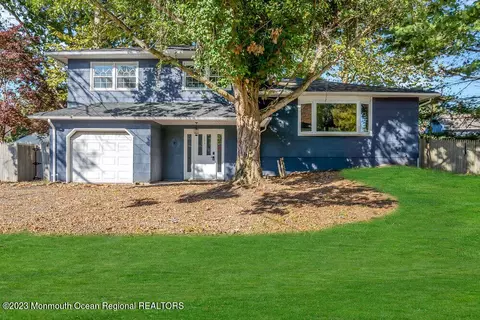 111 Sun Valley Rd, Toms River, NJ 08755
