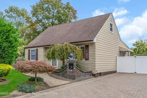 15 Douglas Rd, East Brunswick, NJ 08816