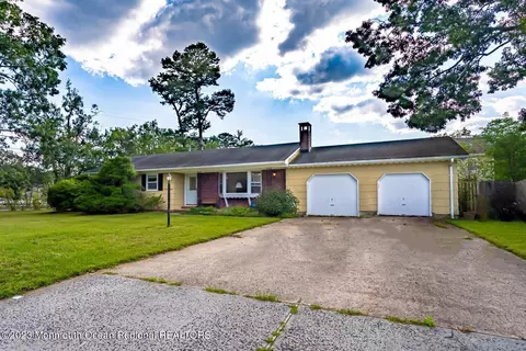 1066 California Ct, Toms River, NJ 08753