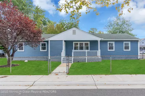 76 Maple Ave, Keansburg, NJ 07734