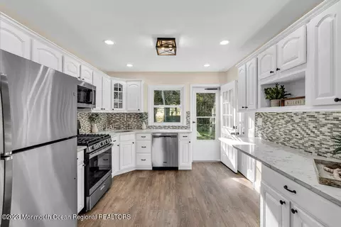 37 River Edge Dr, Brick, NJ 08724