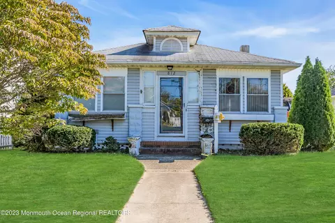 812 Rue Ave, Point Pleasant, NJ 08742