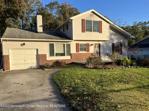 16 Harley Rd, Toms River, NJ 08755
