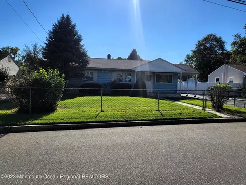 996 Mcguire Dr, Toms River, NJ 08753