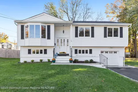 62 Virginia Ave, Hazlet, NJ 07730