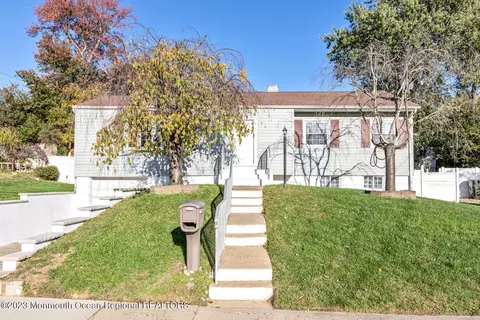 15 Oregon Ave, Hazlet, NJ 07730