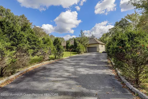 1092 Maxim Southard Rd, Howell, NJ 07731