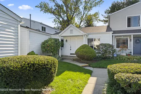 131 Greenwood Dr, Freehold, NJ 07728