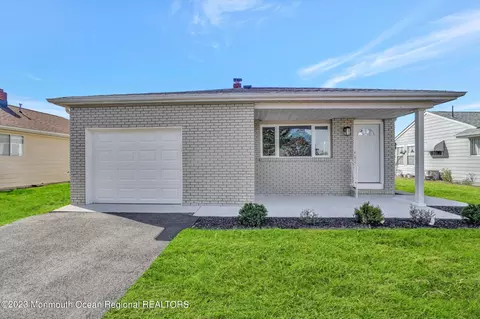 7 Andros St, Toms River, NJ 08757