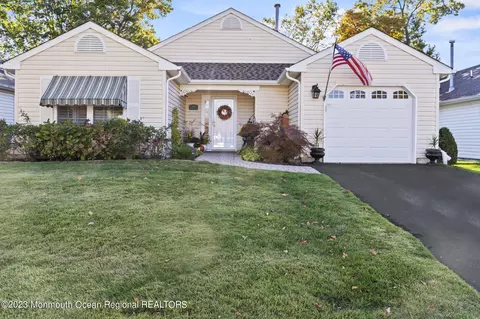 109 Brushy Neck Dr, Brick, NJ 08724