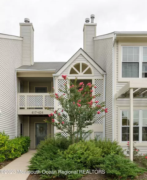 424 Winterberry Ct, Howell, NJ 07731
