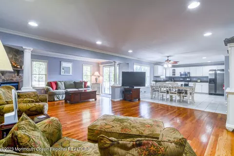 608 Shadow Way, Brick, NJ 08724 photo 9