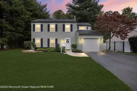 10 Templer Way, Hazlet, NJ 07730