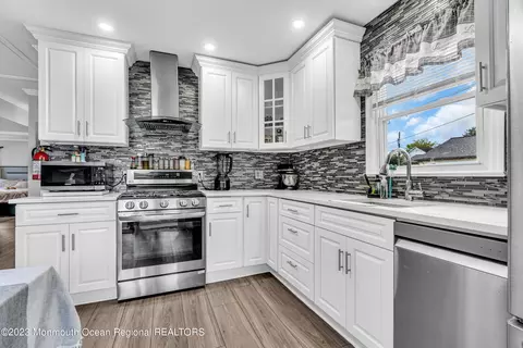 4 Griggs Pl, Manville, NJ 08835