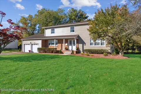89 Old Post Rd, Freehold, NJ 07728