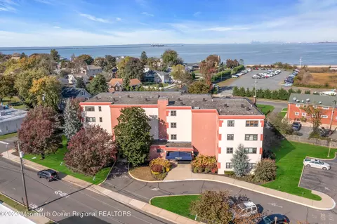 32 Center Ave #16, Atlantic Highlands, NJ 07716