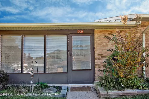 20 Yorkshire Ct #B, Manchester, NJ 08759