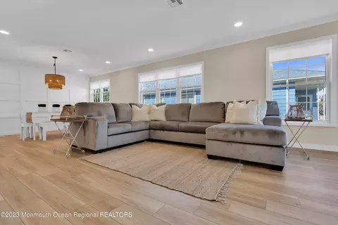 34 Montserrat St, Toms River, NJ 08757