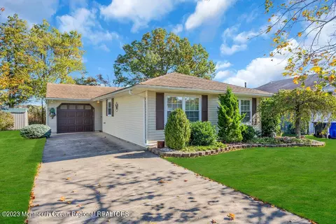 62 Seaview Ave, Brick, NJ 08723