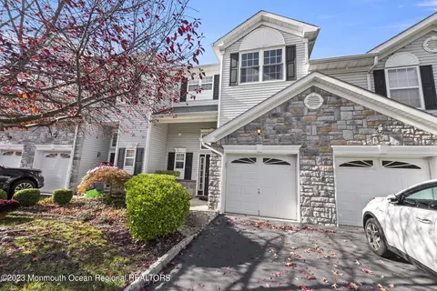 18 Hanna Ln #298, South Amboy, NJ 08879