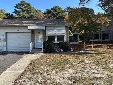 6 Portsmouth St # B, Whiting, NJ 08759