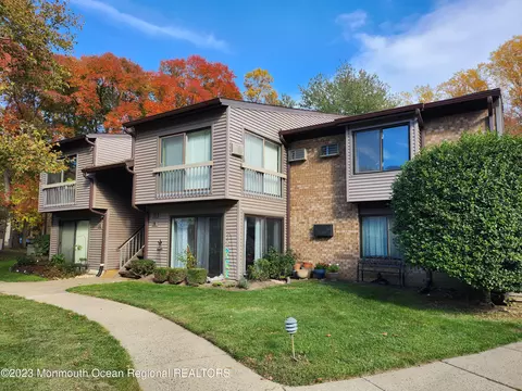 12 Lexington Ct, Red Bank, NJ 07701