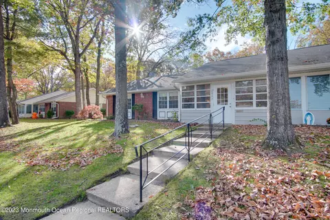 282 Huntington Dr #A, Lakewood, NJ 08701