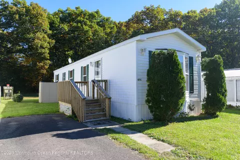 97 Circle Dr, Manchester, NJ 08759