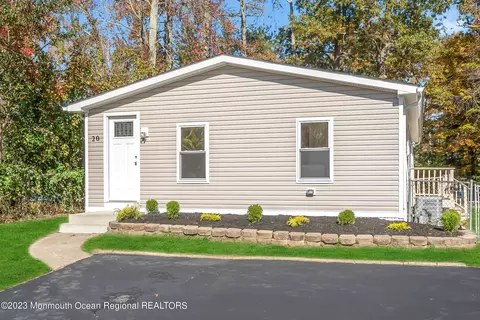 20 Fawn Run, Manalapan, NJ 07726