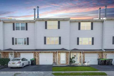 10 Dutch Ln, Hazlet, NJ 07730