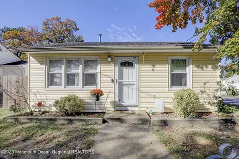 536 Bradley Blvd, Toms River, NJ 08753