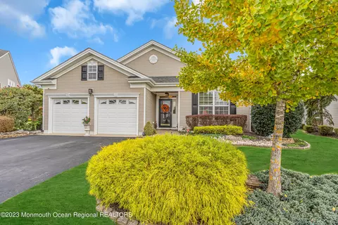 21 Danbury Ct, Jackson, NJ 08527