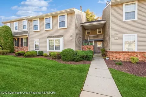 19 Lindsey Cir #19, Old Bridge, NJ 08857