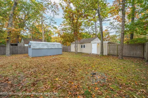 30 Willow St, Waretown, NJ 08758 photo 5