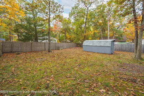 30 Willow St, Waretown, NJ 08758 photo 4