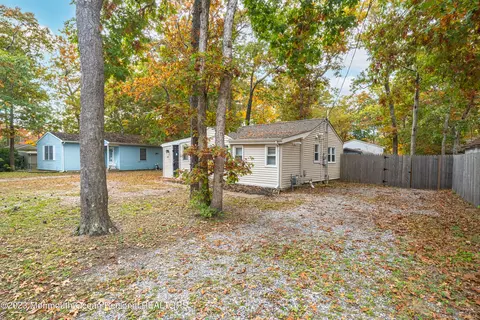 30 Willow St, Waretown, NJ 08758 photo 3